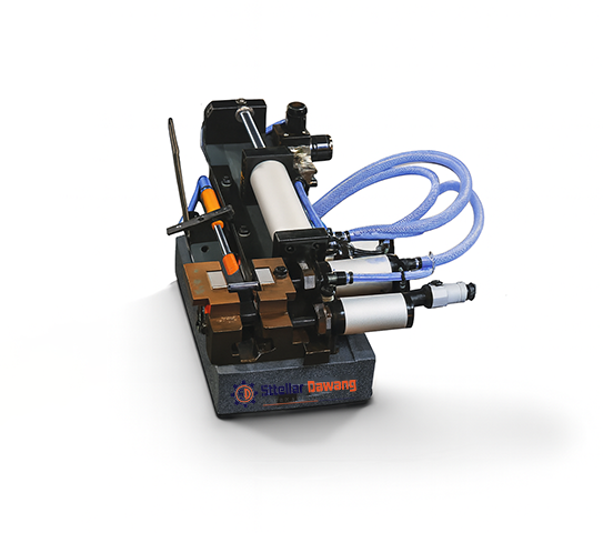PNEUMATIC MULTI CORE CABLE JACKET STRIPPING MACHINE STROKE-200MM STRIPPING (DIAMETER) 2-20MM